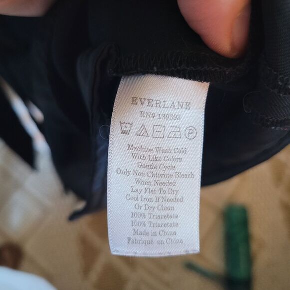 Everlane Japanese GoWeave Wrap Dress Short Sleeve Black Triacetate 6 Pockets EUC - Picture 8 of 8